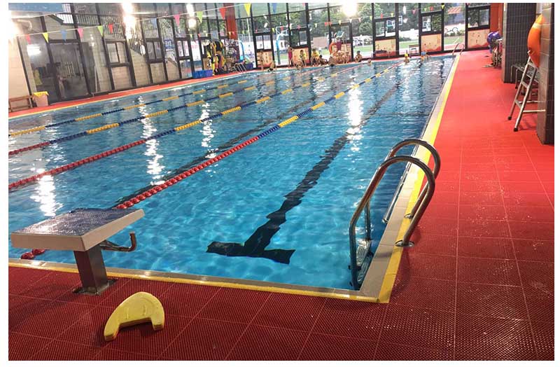 non-slip-floor-of-swimming-pool